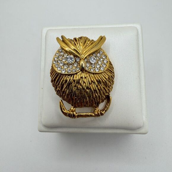 Vintage gold tone metal Owl Brooch/Pin with cz rhinestone face! - Picture 8 of 8